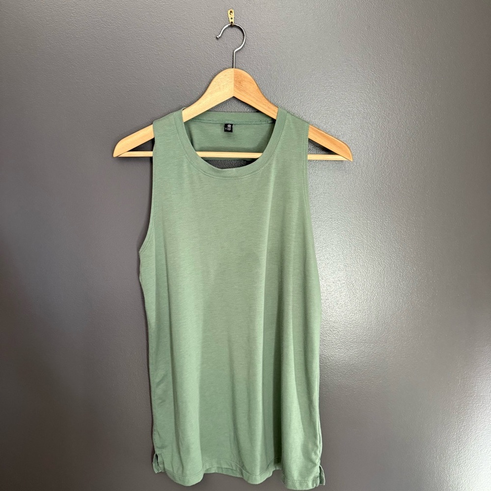 Ozzie Women Light Sage Green Braid Back Tank Top Size Medium Small Side Slits
